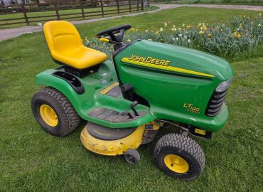 John Deere LT180